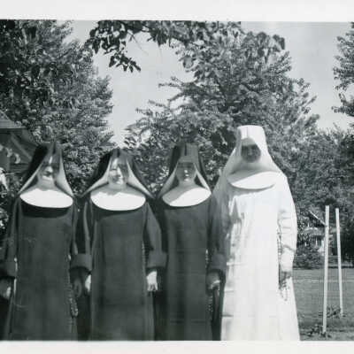 Sisters in Wauconda, Illinois