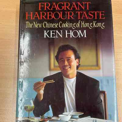 Fragrant harbour taste; the new Chinese cooking of Hong Kong