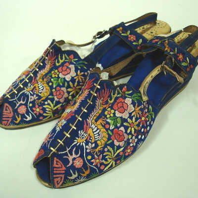 WOMEN'S SHOES