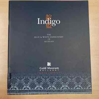 Indigo 靛蓝 : The blue & white embroidery of Sichuan