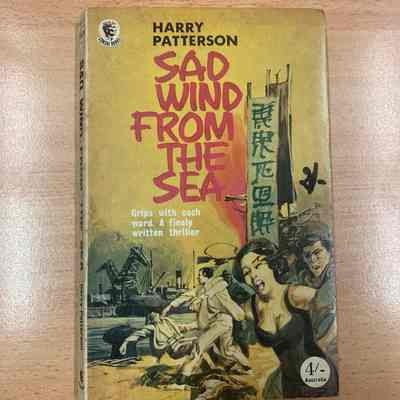 Sad wind from the sea