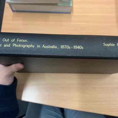 In and out of focus: Chinese and photography in Australia, 1870s-1940s [thesis]