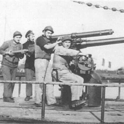 French 75mm gun from 1930s: Image of a deck gun of the type once mounted on Medea's foredeck during World War I.