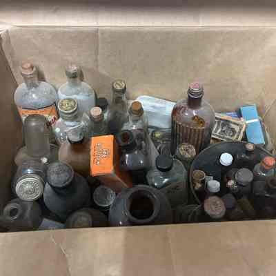 Medicine Bottles (various, box)