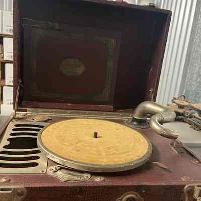 Cuckoo Master Record Player