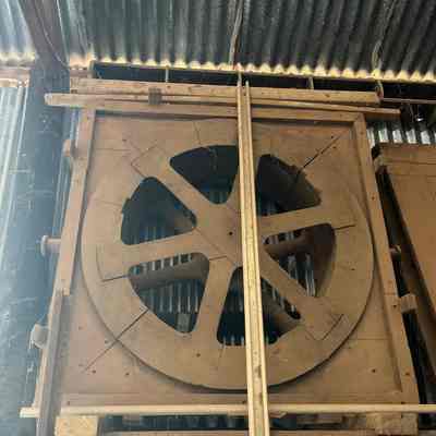 Wooden wheel box