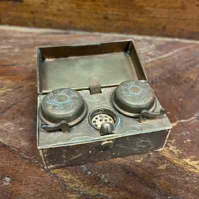 Travelling ink container