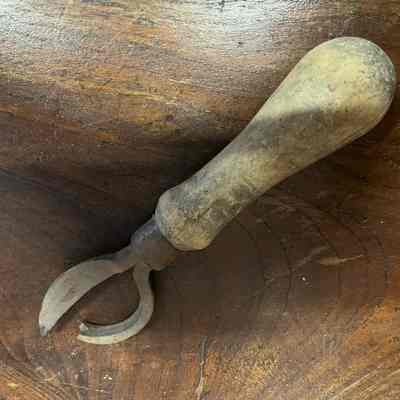 Hoof Cleaner