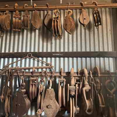 Winch hooks (collection)