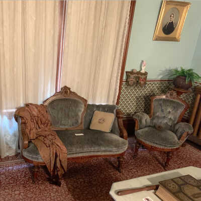 Parlor Furniture Set