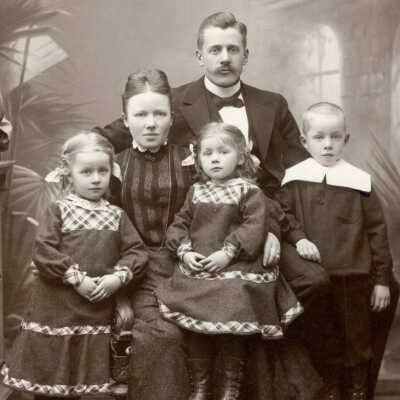 b- "Julen 1903" from reverse.