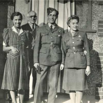97/Steven Crew: East, family photograph