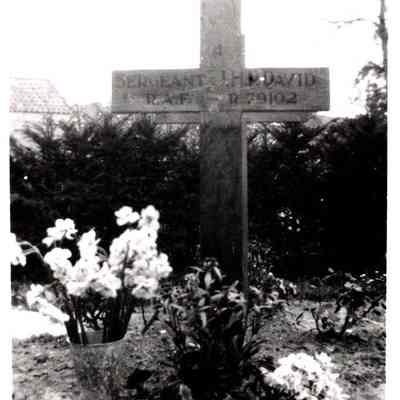 97/Armstrong Crew: David, grave at Utrecht
