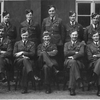 97/Kirkwood Crew: Kirkwood in group photograph