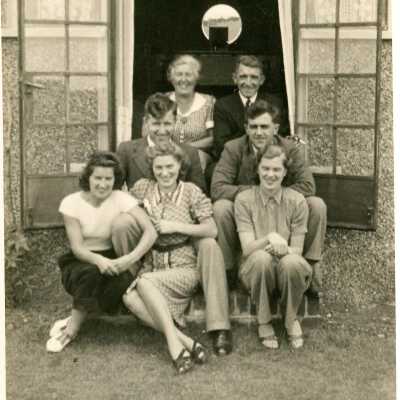 97/Deverill Crew: Deverill with his family