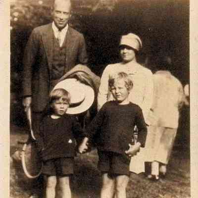 Jack and Virginia Handy with Jack Jr. and Ned