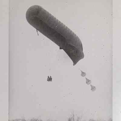 Observation balloon ascending
