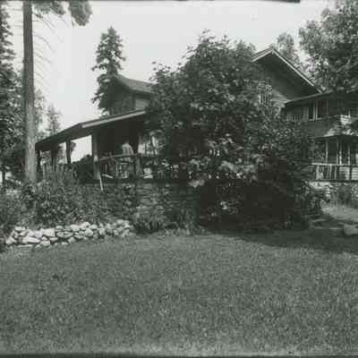 Main Cabin at Cedar Lodge