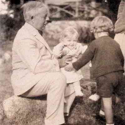 F.A. Seiberling with two grandchildren