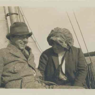 Gertrude Seiberling and Cecil Fanning on a sailboat