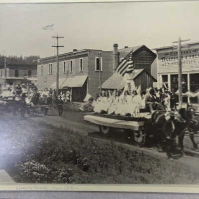 Estacada 4 of July float