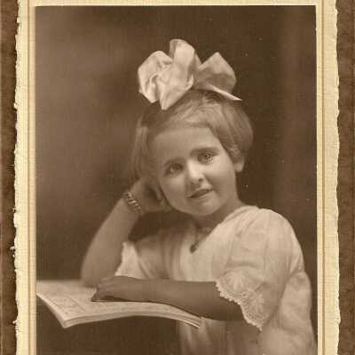 Young girl Glamour shot