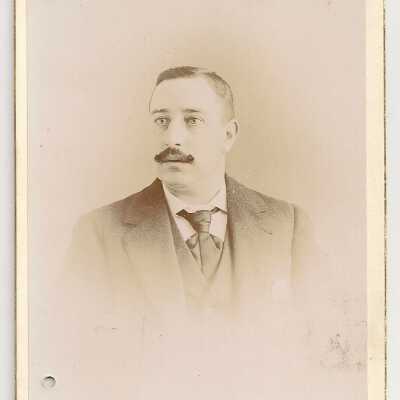 Dr. Wallen