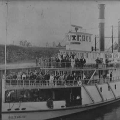 Bailey Gatzert Steam Boat going though Cascade Locks 1914 2 pages