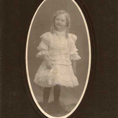 Dora Currin