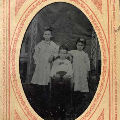 Edna, James Warren and Ermitta Mae Barr