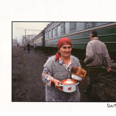 A train arrives in Nazran carrying civilians who fled the war in Grozny, Nazran, Russia