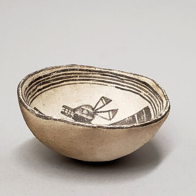 Mimbres bowl with eagle