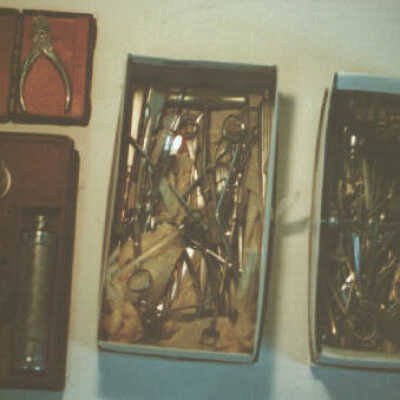 Various Medical Instruments - 1st gr