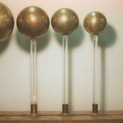 Static Electric Spheres