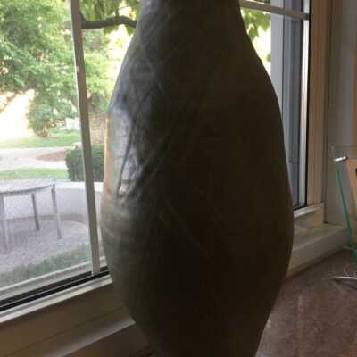 Green ceramic vase - Raquel Loftus