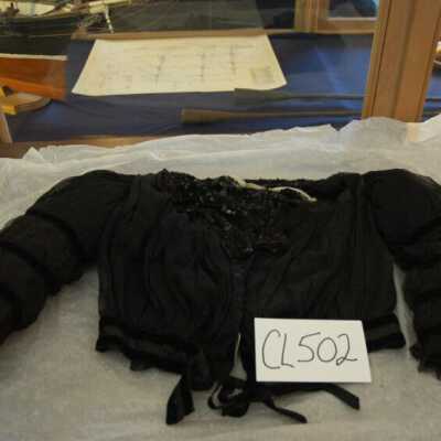 1800's puffed sleeves waist