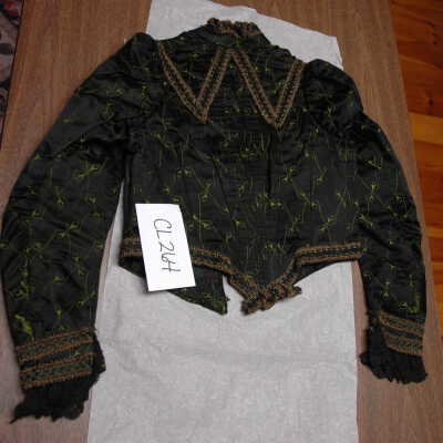 Black patterned waist