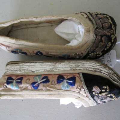 Chinese slippers