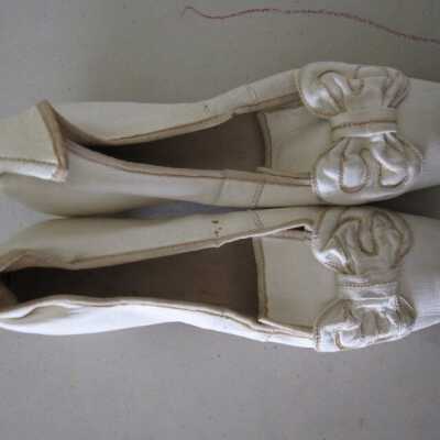 Ladies' shoes
