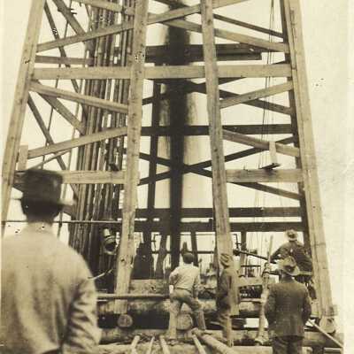 Postcard: Lucas-Tomberlin oil well, El Dorado, AR
