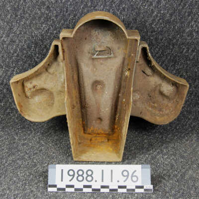Keystone, Cast Iron