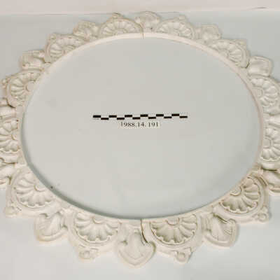 Surround, Plaster