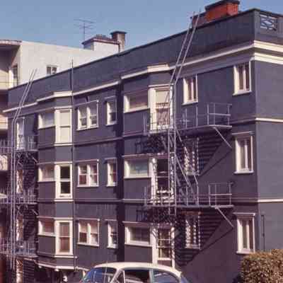 W. L. Brewster Apartments (Wayne Apartments), 1909