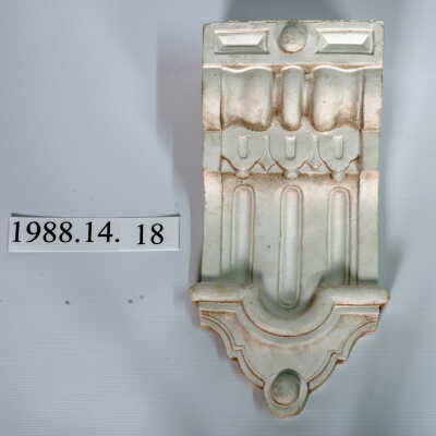 Bracket, Plaster