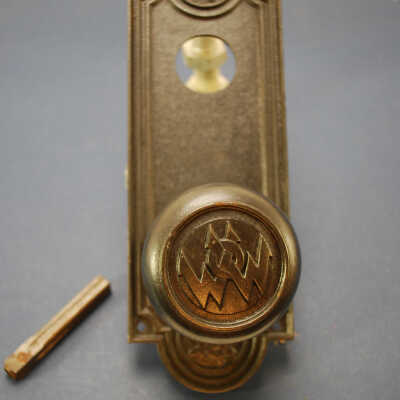 Doorknob / Escutcheon