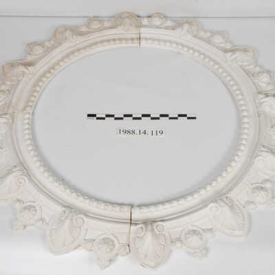 Surround, Plaster
