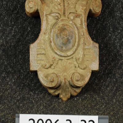 Cartouche, Cast Iron