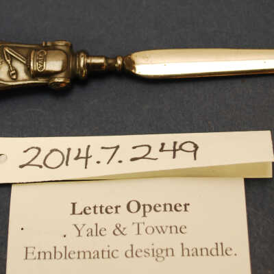Opener, Letter