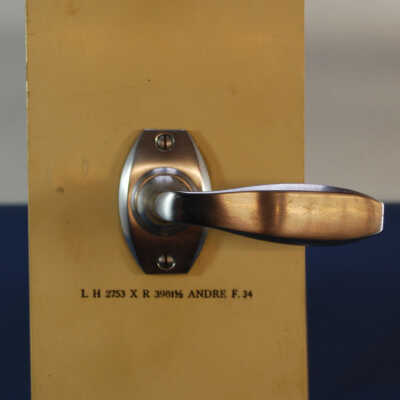 Sample, Handle