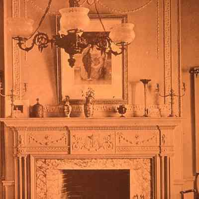 Colonial Revival Int 1890s - Doyle Library